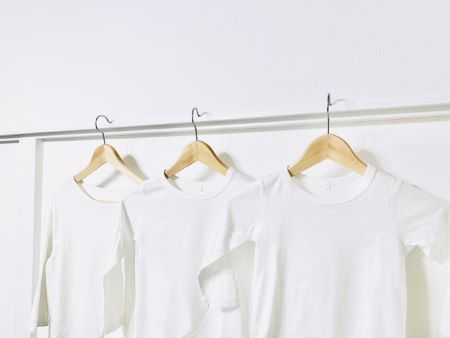 白いシャツのイメージ画像