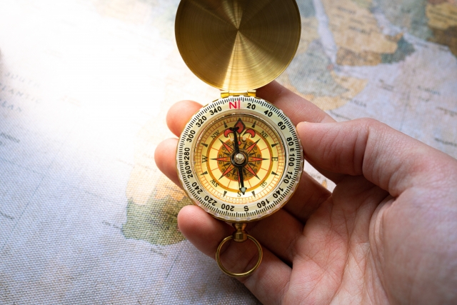 方位磁石の画像